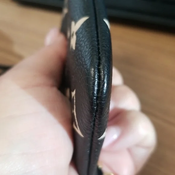 Louis Vuitton Key Pouch - Picture 8 of 9